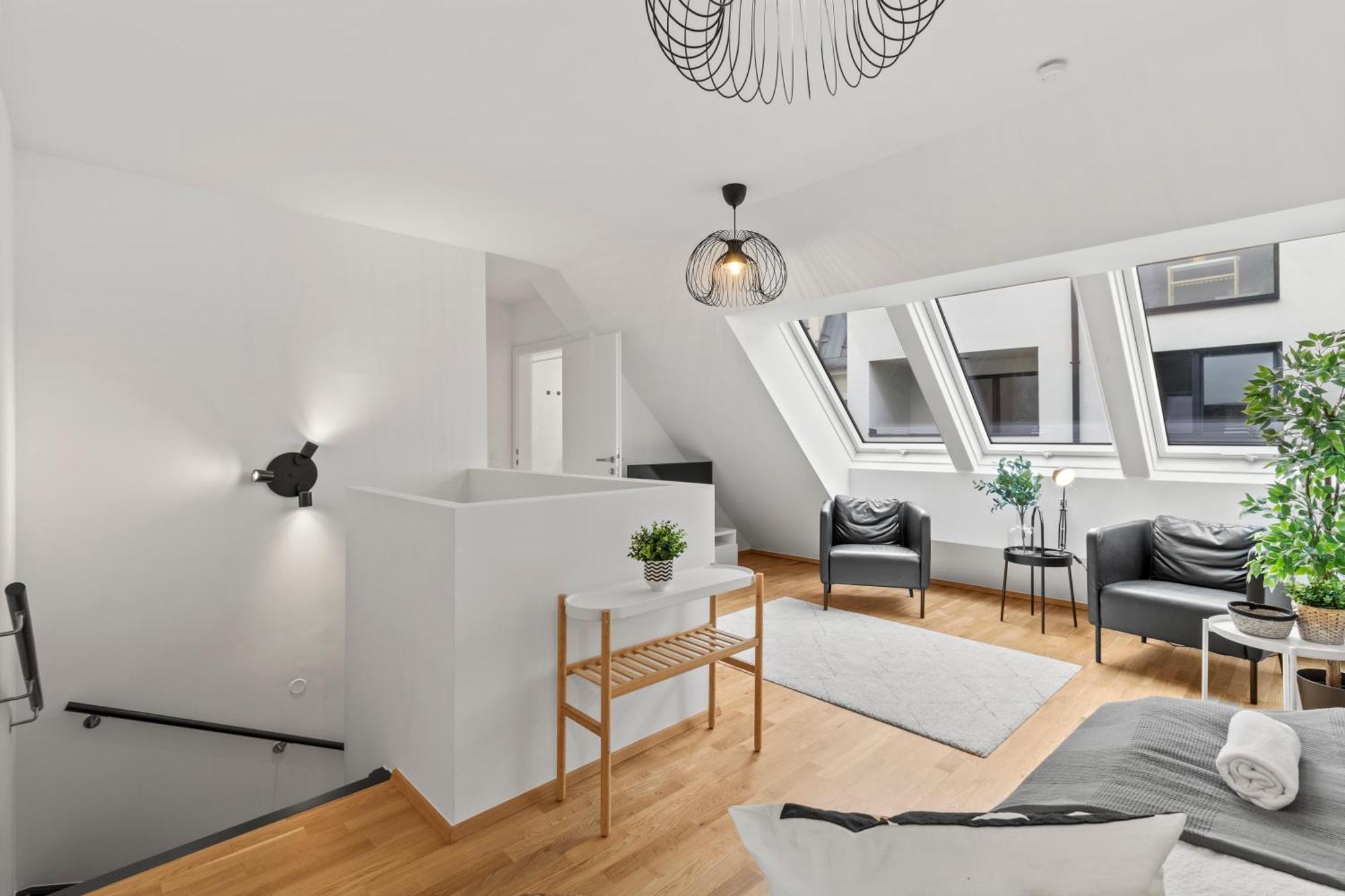 1 Min To Public Transport - 3 Min To Supermarket And Pharmacy - On-site Parking For 19,90 Eur Apartment *
