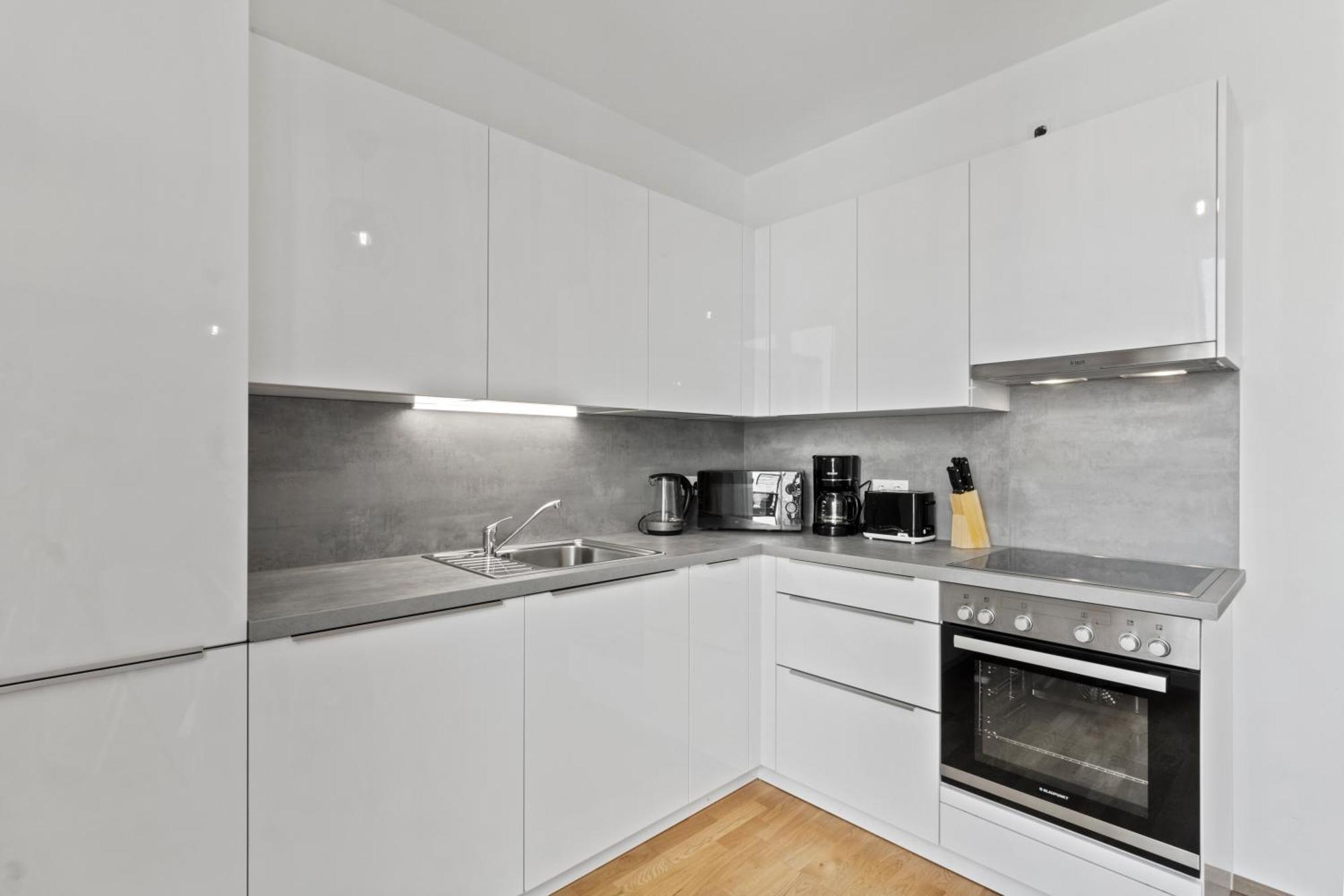 Apartment 1 Min To Public Transport - 3 Min To Supermarket And Pharmacy - On-site Parking For 19,90 Eur *