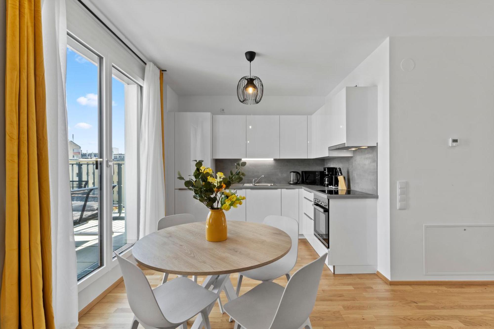 1 Min To Public Transport - 3 Min To Supermarket And Pharmacy - On-site Parking For 19,90 Eur Apartment Wien