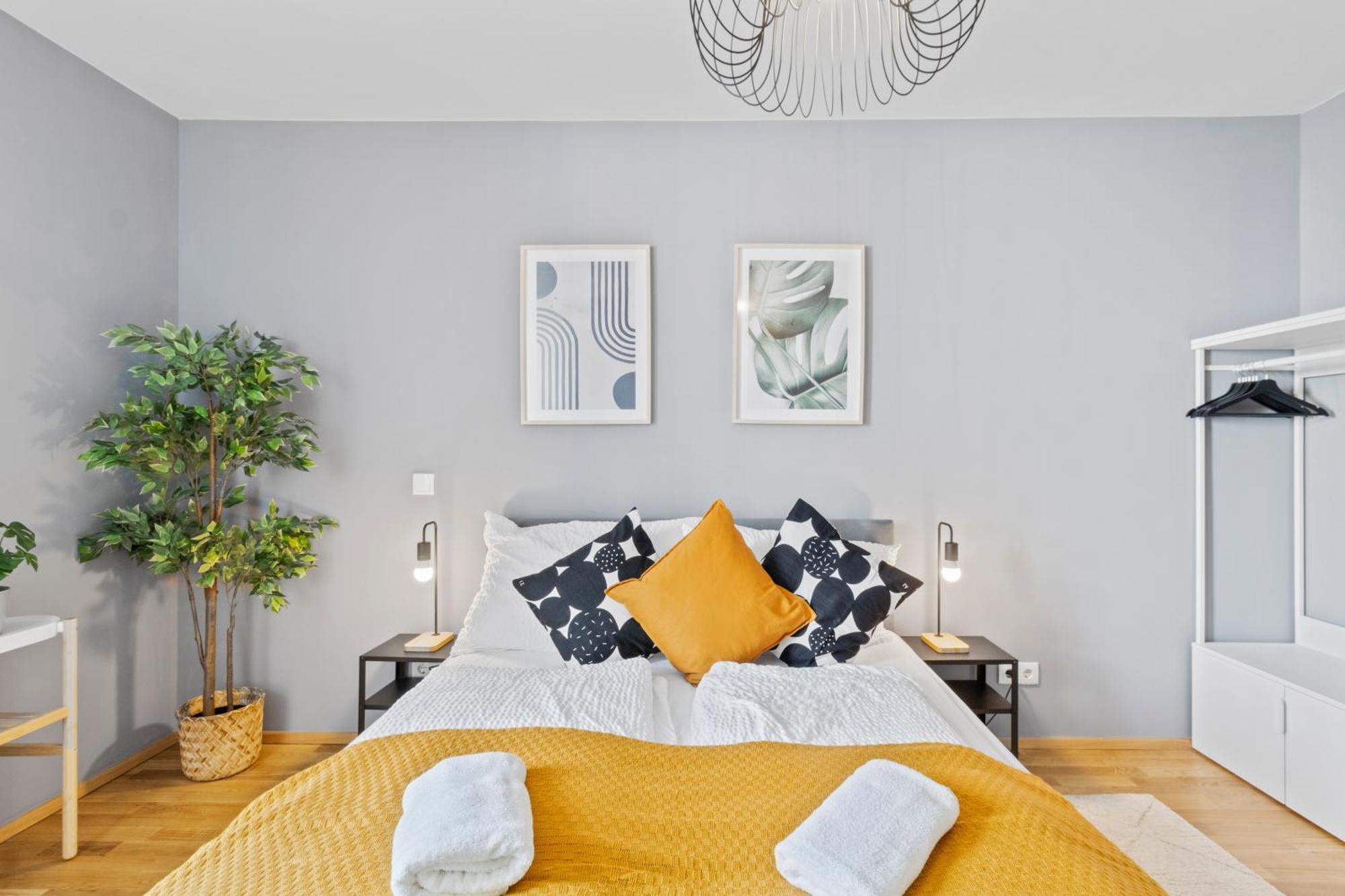 Apartment 1 Min To Public Transport - 3 Min To Supermarket And Pharmacy - On-site Parking For 19,90 Eur